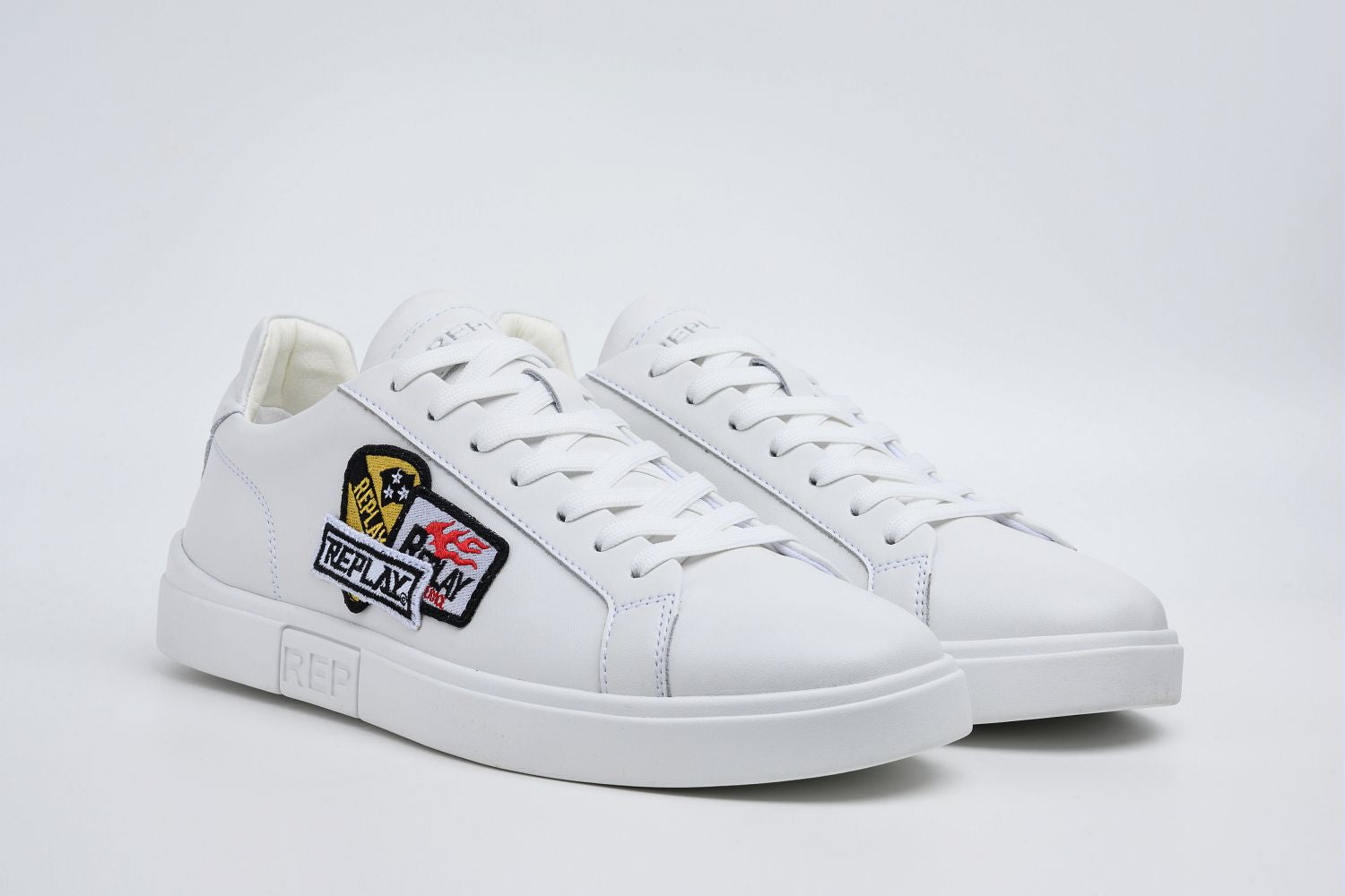 Replay Polys M Combo white men's sneakers with white and gray design, featuring laces and stylish sporty look.