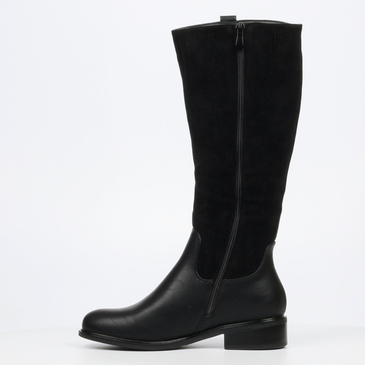 Black Butterfly Feet HUDA 18 long women's boots with sleek design and pointed toes, stylish footwear for women.