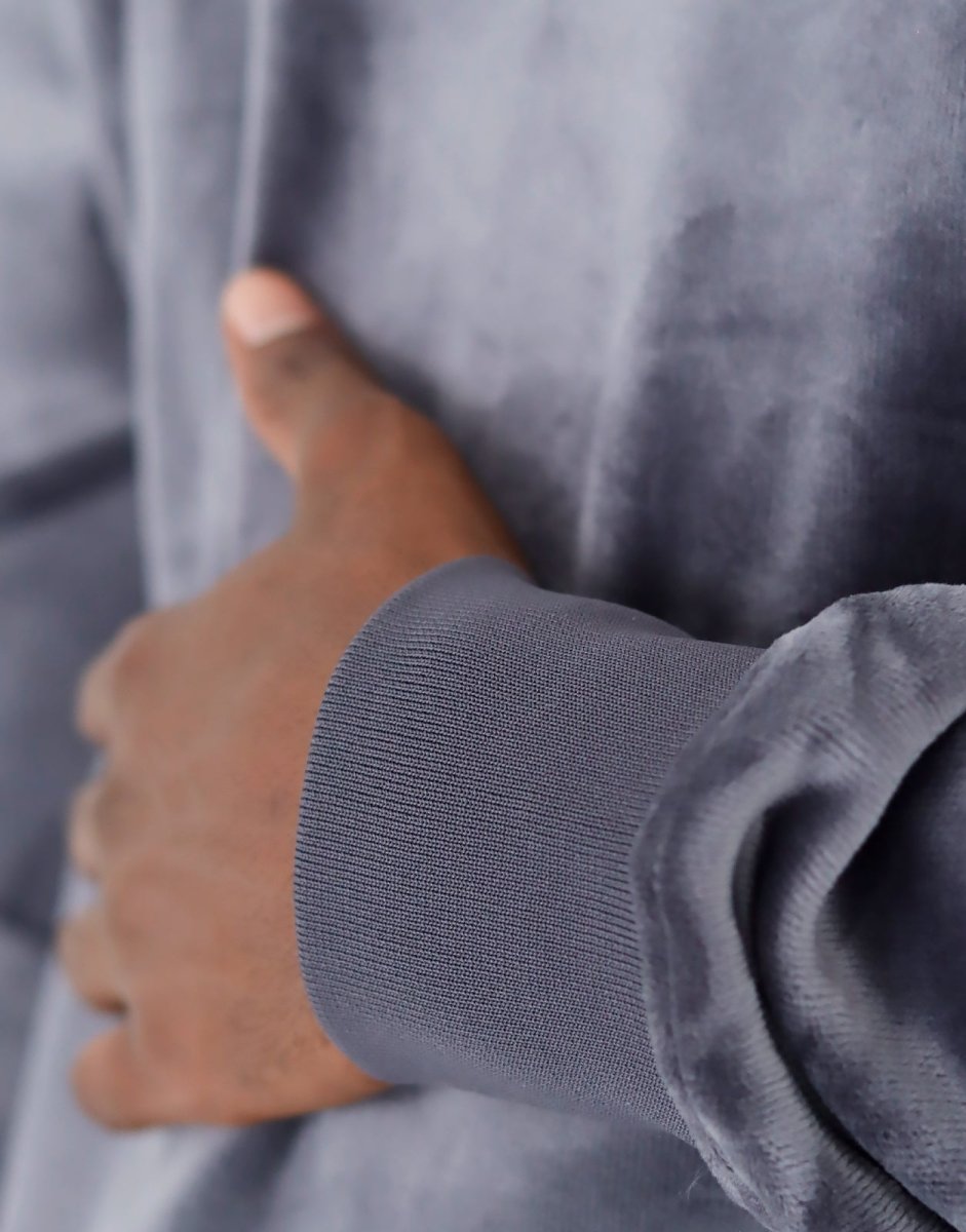 Men's charcoal Klevas Soldier Pullover, knitted sweater with a classic fit and ribbed cuffs, casual winter wear.