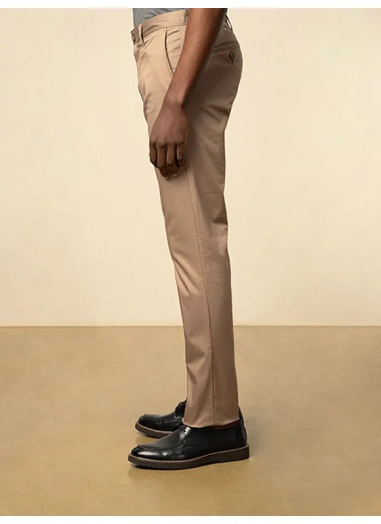 Polo men's Essential straight leg chino in taupe, showing the fit and fabric texture of these stylish men's chinos.
