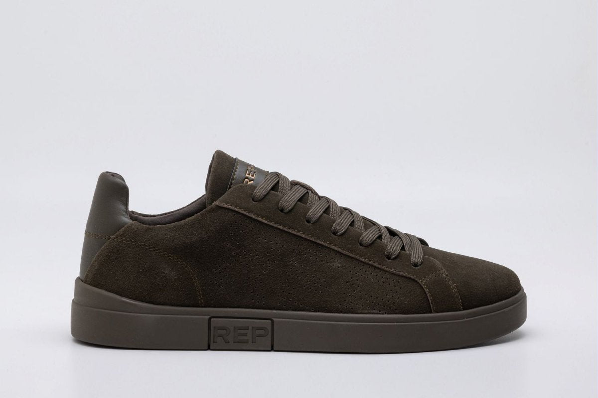Replay Polys Studio Suede men's sneakers in military green with suede upper and casual design.