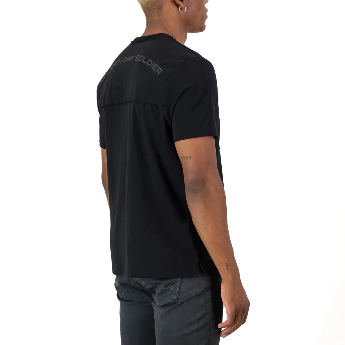 Black SPCC Recon Berrett T-shirt for men, featuring a classic crew neck design and casual fit, displayed flat on a white background.