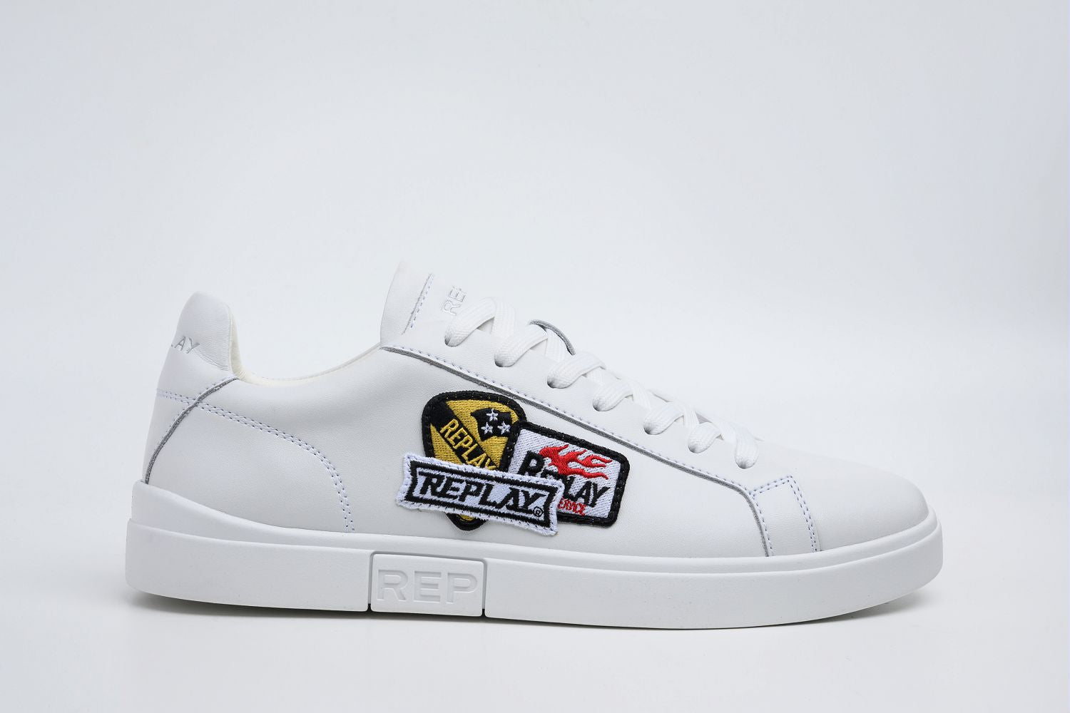 Replay Polys M Combo White men's sneakers featuring white and black design, laced-up casual athletic footwear.