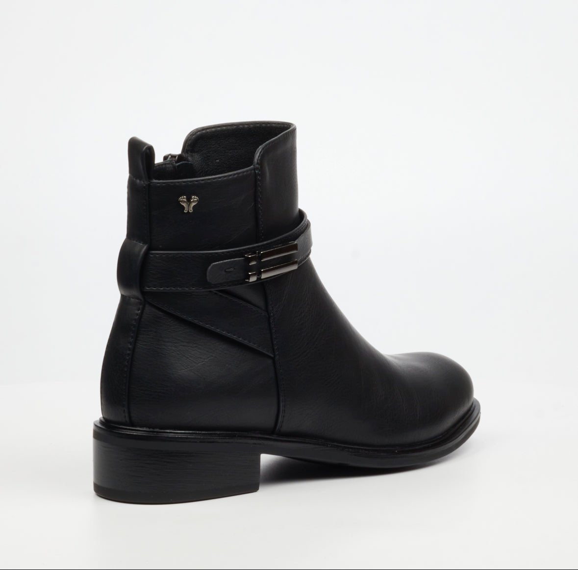Black Butterfly Feet HUDA 23 ankle boot for women, stylish footwear with a sleek design and comfortable fit.