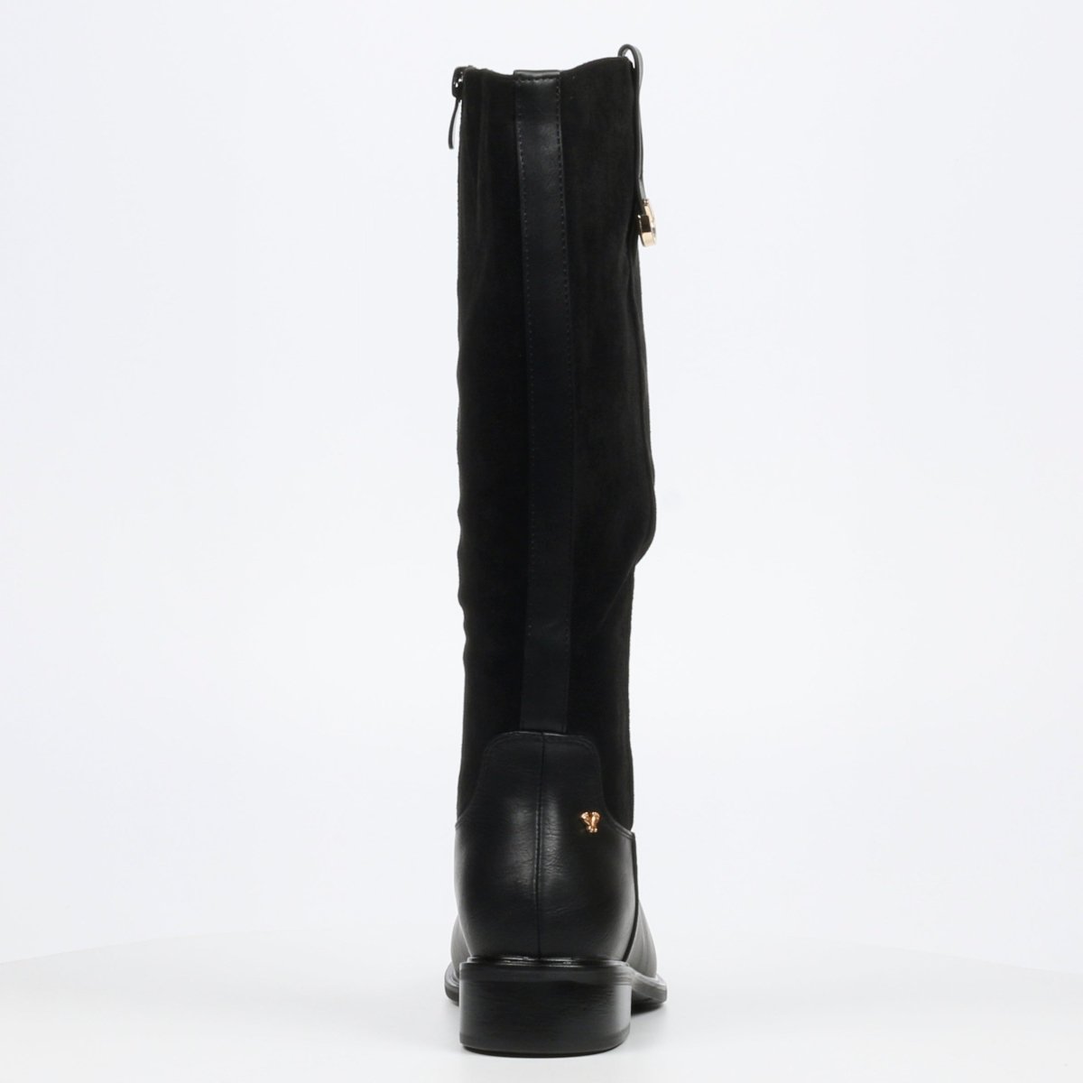 Black Butterfly Feet HUDA 18 women's long boots with sleek design and pointed toes.