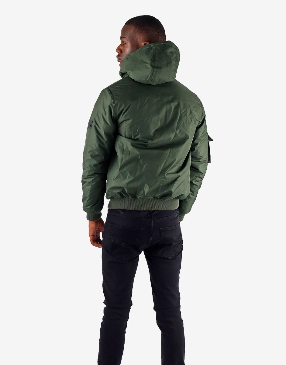 Klevas Union men's jacket in olive color, stylish and durable outdoor jacket, featuring a zip front and adjustable cuffs.