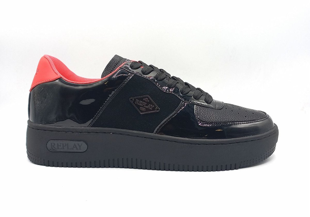 Replay Epic High M Sa 2 black-red men's sneakers with stylish design and sporty look, featuring black and red color accents.
