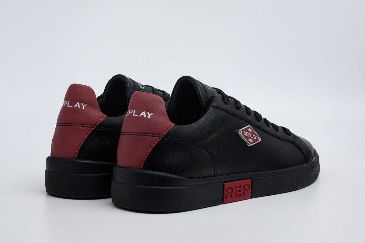 Replay Polys M Rhombus SA men's sneakers in black and maroon with a stylish rhombus pattern and sporty design.